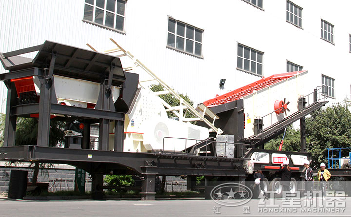 客戶對紅星四合一移動破進行了現場參觀、考察